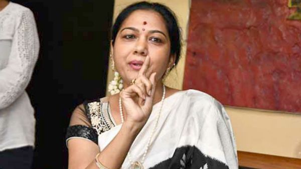 నీ కూతురు పెళ్లెప్పుడు.. నెటిజన్ ప్రశ్నకు హేమ ఝలక్.. లైవ్‌లో తనదైన స్టైల్లో!