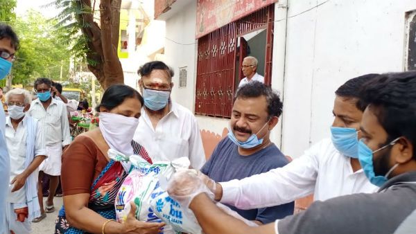 భేష్ సాయిమాధవ్ బుర్రా.. 300 మంది రంగస్థల కళాకారులకు చేయూత