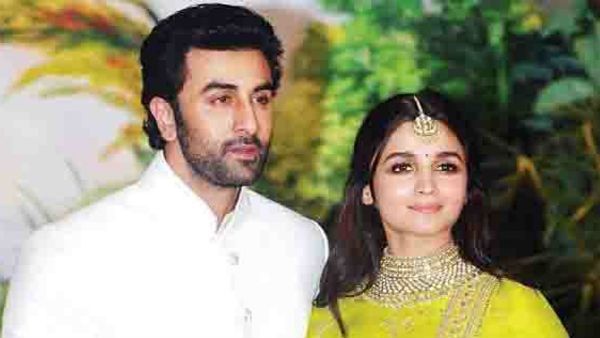 సినీ ప్రేమ జంటకు షాకిచ్చిన జ్యోతిష్యుడు.. వాళ్లిద్దరి మధ్య అది జరిగితే ప్రమాదమట.!