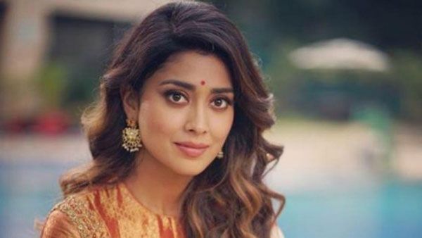 శ్రియ అందం కోసం వాడే ఆయుధం ఇదేనట.. హాట్ వీడియో