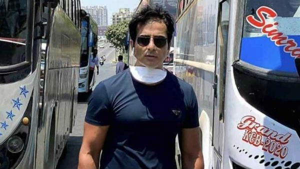 177 మంది అమ్మాయిలను ఆదుకొన్న సోనూసూద్.. ప్రత్యేక విమానంలో సొంత ఊర్లకు