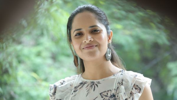 ఆ వయసులో గంటల తరబడి.. వాటిని చూస్తుంటే ఎలా.. అనసూయ కామెంట్స్ వైరల్