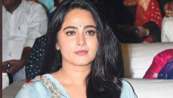 లాక్‌డౌన్‌లో అనుష్క లుక్ బయట పడింది.. అలా వారితో వీడియో కాల్‌