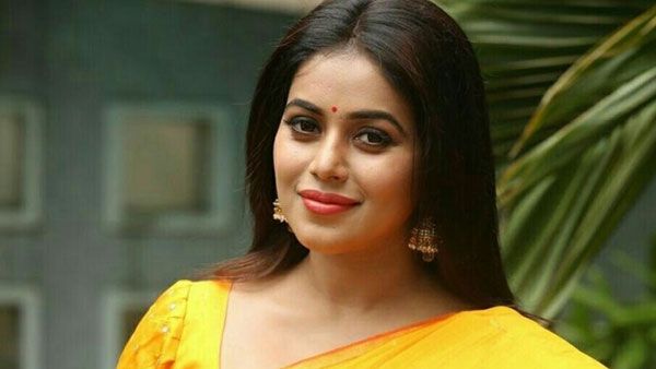 వారితో ఎలాంటి లింక్స్ లేవు.. దయచేసి అలా ప్రచారం చేయకండని వేడుకున్న పూర్ణ