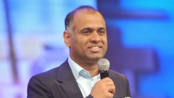 నిర్మాత పీవీపీ నిర్వాకంపై మరో కేసు.. అరెస్ట్ కోసం వెళితే.. పోలీసులపై కుక్కలను ఉసిగొల్పిన వైసీపీ నేత