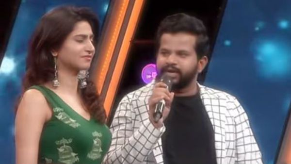 వర్షిణిపై హైపర్ ఆది బూతులు.. సుధీర్ కంటే హై రేంజ్ కెమిస్ట్రీ.. హాట్ డ్యాన్సులతో ఢీ12లో రచ్చ!