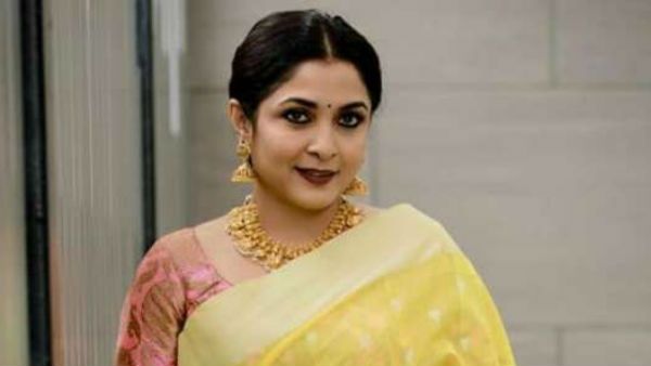 రమ్యకృష్ణ కారులో భారీగా మద్యం లభ్యం.. డ్రైవర్‌ను అరెస్ట్ చేసిన పోలీసులు