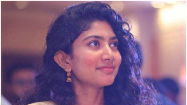 ఆ హీరోకు, డైరెక్టర్‌కు నో.. అందుకే వెనకడుగు వేసిన సాయి పల్లవి