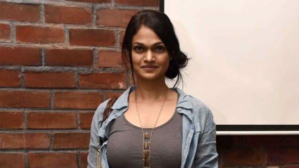 ఆ వీడియోపై పోలీసులు ఆగ్రహం.. సింగర్‌కు నోటీసులు.. డిలీట్ చేయమని ఆదేశం