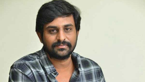 ఫేక్ అకౌంట్లతో అమ్మాయిలకు వల.. దర్శకుడు అజయ్ భూపతి పోలీసులకు ఫిర్యాదు