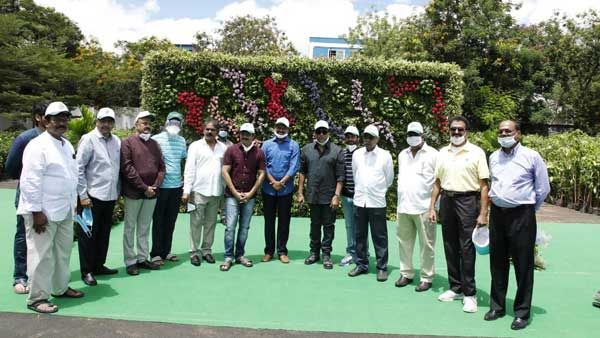 లక్ష మొక్కలు నాటే కార్యక్రమం.. ప్రారంభించిన చిరు, బోయపాటి