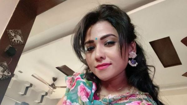 రిప్లై ఇవ్వరు డ్యాష్ *** అని దారుణంగా తిట్టాడు.. అయినా అభిమానిని కనికరించిన నటి!