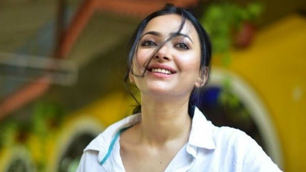 కొత్త బంగారం బ్యూటీ మళ్లీ వచ్చేస్తోంది... నవ్వించడమే ధ్యేయం అంటోన్న శ్వేతా బసు