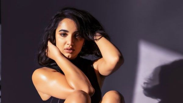 తెలుగమ్మాయ్ తేజస్వి 'క‌మిట్‌మెంట్‌’.. బర్త్ డే రోజు బికినిలో బోల్డ్ షో..!