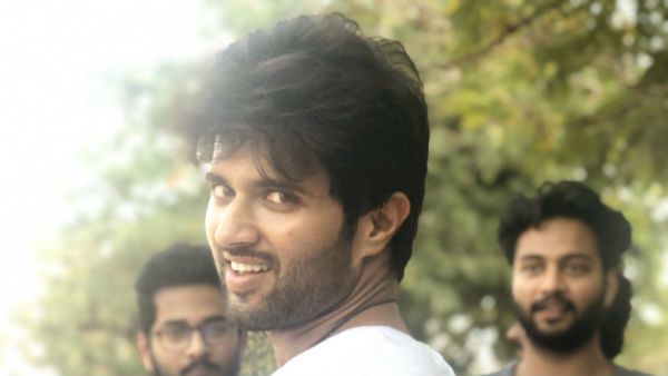 బుజ్జి తమ్ముడిని పరిచయం చేసిన విజయ్ దేవరకొండ