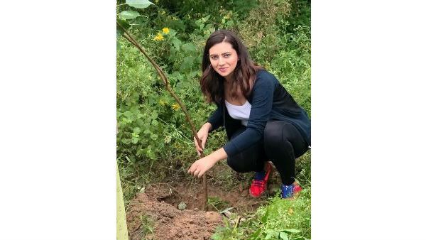 శ్రీదేవి పుట్టినరోజు సందర్భంగా.. హృదయాలను గెలుచుకొన్న ఇషాచావ్లా