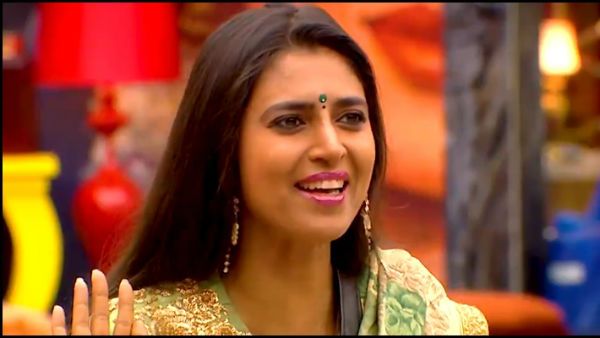 నా బెడ్‌పై ప్రతీ రాత్రి ఆ ముగ్గురు మగాళ్లు ఉండాల్సిందే.. అసలు గుట్టువిప్పిన కస్తూరి