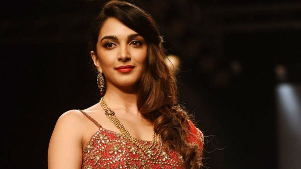 సీతగా కియారా... కీర్తీని పక్కన పెట్టేస్తున్న ఆదిపురష్...!