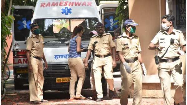 సుశాంత్ దేహం పక్కన ‘మిస్టరీ’ మహిళ.. అనుమానాస్పద ముసుగులో ఆ ఇద్దరు? వారెవరంటే