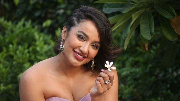 బికినీలో మరోసారి షాక్ ఇచ్చిన తెలుగమ్మాయ్.. ఈ గ్లామర్ డోస్ ఇప్పట్లో తగ్గేలా లేదు!