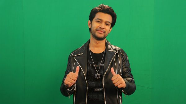 Bigg Boss Telugu 4: లైఫ్ ఈజ్ బ్యూటీపుల్ హీరో అభిజిత్.. చార్మినార్ కట్టిన ఫ్యామిలీ