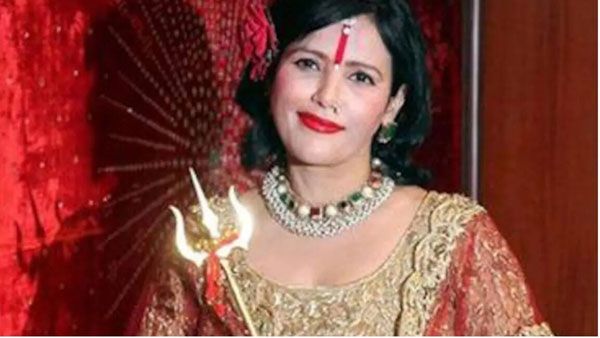 బిగ్‌బాస్ ఇంట్లోకి అభినవ దేవత.. క్రేజీగా రాధే మా ఎంట్రీ