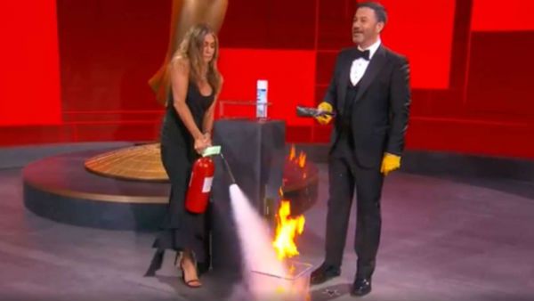 లాక్‌డౌన్ నిబంధనల మధ్య ఎమ్మీ అవార్డులు.. స్పెషల్ ఎట్రాక్షన్‌గా జెన్నిఫర్