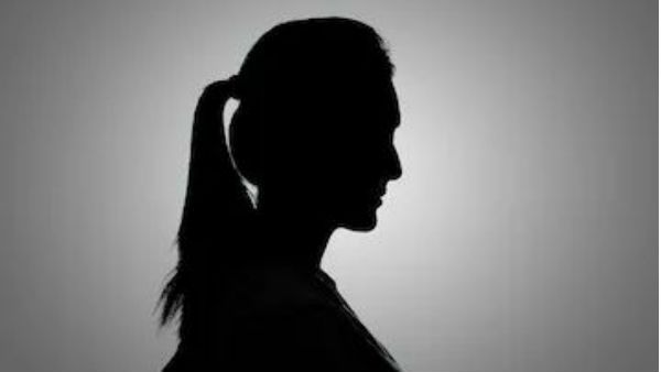 బాలీవుడ్ డ్రగ్ కేసులో టాలీవుడ్ స్టార్ హీరో భార్య.. మరో తెలుగు నిర్మాత‌‌కు లింకు