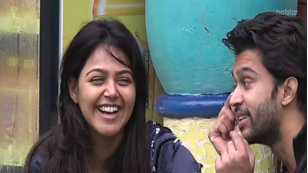 ఓహో దాని వెనుక అంత పెద్ద కథ ఉందా?.. ఆ రోజు మోనాల్‌ను చూసి అభిజీత్ అందుకే రియాక్ట్ అవ్వలేదట!