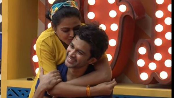 Bigg Boss Unseen.. అభిజిత్‌ను ముద్దుల్లో ముంచెత్తిన మోనాల్.. ఘాటైన కెమిస్ట్రీ అదుర్స్