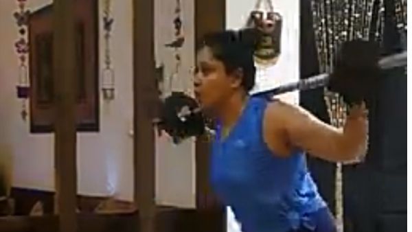 ఈ వయసులోనూ ఎంతలా కష్టపడుతోంది.. ప్రగతి వర్కౌట్లు చూస్తే దిమ్మ తిరిగి పోవాల్సిందే!!