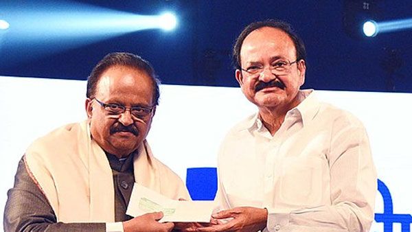 ఎస్పీ బాలు ఆరోగ్యం కోసం వెంకయ్యనాయుడు విశ్వ ప్రయత్నం.. స్నేహితుడి కోసం ఆ సాధనం తెప్పించి..