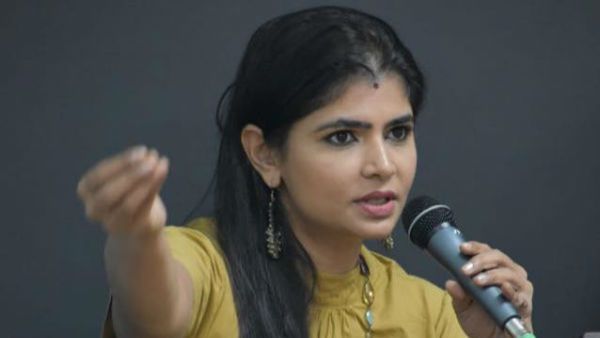 స్కైప్‌లోకి రమన్నాడు.. బట్టలు మొత్తం విప్పేసి చూపించమన్నాడు.. గుట్టు విప్పిన సింగర్