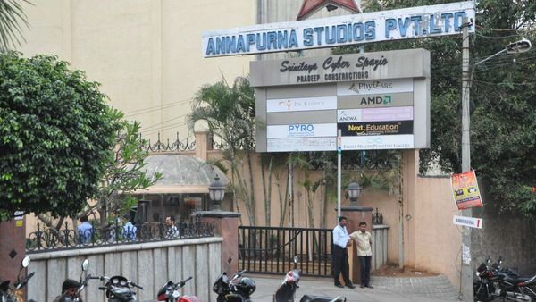 అన్నపూర్ణ స్టూడియోలో అగ్ని ప్రమాదం: ఎగిసిపడిన మంటలు.. బిగ్‌బాస్‌ హౌజ్, సెలబ్రిటీలకు తప్పిన ముప్పు