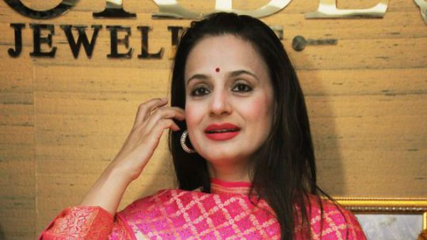 అమీషా పటేల్‌కు చేదు అనుభవం.. భయంకరం, కాళరాత్రి, ప్రాణాలు అరచేతిలో అంటూ..