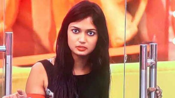 బిగ్‌బాస్‌లోకి వైల్డ్ కార్డు ఎంట్రీ.. అరియానా ఎత్తుకొని ఇంట్లోకి.. ఆతృతగా కంటెస్టెంట్లు