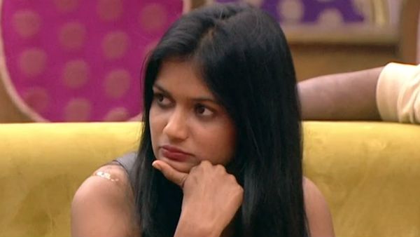 అరియానా కాస్తా అతియానా అయిపోయింది.. అలా దొరికిపోవడంతో ట్రోల్ చేసేస్తున్నారు!!