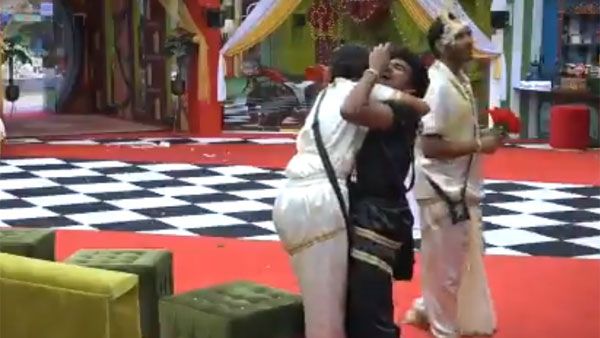 కసితో పగతో రగిలిపోతోన్న అవినాష్‌.. వదలకుండా గట్టిగా హత్తుకున్న మోనాల్