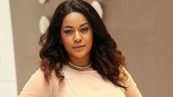 నాకు ప్రాణహాని ఉంది.. క్యాబ్ డ్రైవర్ వివాదంపై క్లారిటీ ఇచ్చిన ముమైత్ ఖాన్.. జరిగింది ఇదే!