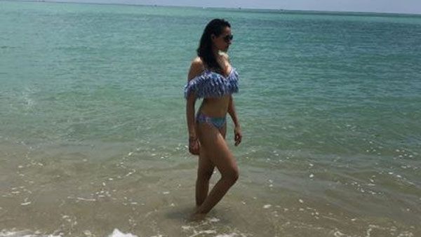 ప్రగ్యా జైస్వాల్ కోరికలు మామూలుగా లేవు.. బికినీతో సముద్రంలో అలా రచ్చ!!