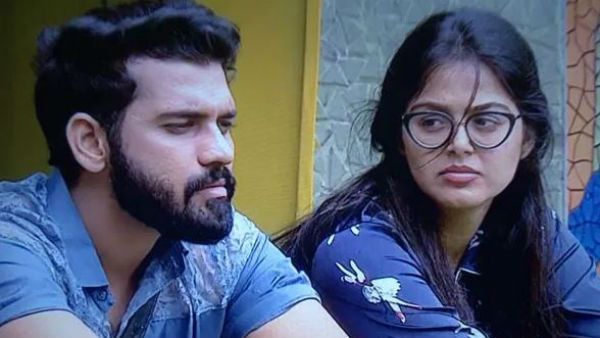 అఖిల్, మోనాల్‌కు భారీ షాకిచ్చిన నాగార్జున: పెళ్లి జరిగిపోయిందని చెప్పడంతో ఇలా!