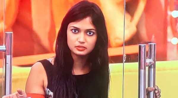 చావు నుంచి అలా బయటపడ్డాను.. మరణానికి దగ్గరగా వెళ్లి.. అరియానా జీవితంలో..