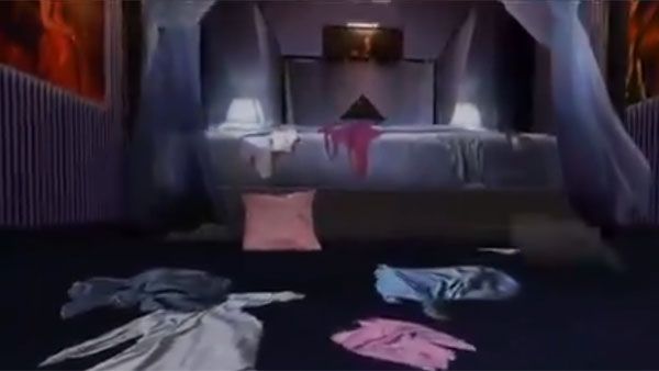బెడ్‌పైనుంచే బట్టలు ఒక్కొక్కటిగా.. షాకింగ్‌గా చీకటి గదిలో చితక్కొట్టుడు ప్రీ టీజర్