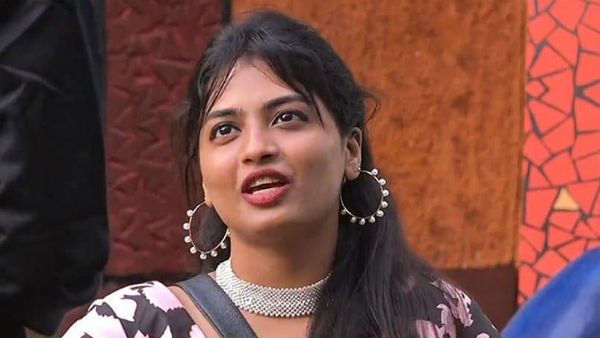 అమ్మ బాబోయ్ మహానటిని మించిపోయింది.. చివరకు హారిక అలా దొరికిపోయింది!