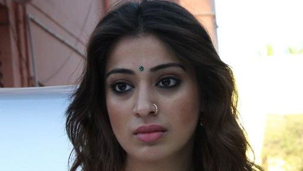 హీరోయిన్ లక్ష్మీ రాయ్ ఇంట్లో తీవ్ర విషాదం.. కళ్లముందే ఇష్టమైన వ్యక్తి ప్రాణాలు కోల్పోవడంతో..