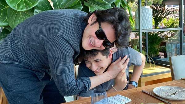 ఇది చాలా కష్టం.. కొడుకుతో మహేష్ బాబు క్యూట్ లుక్