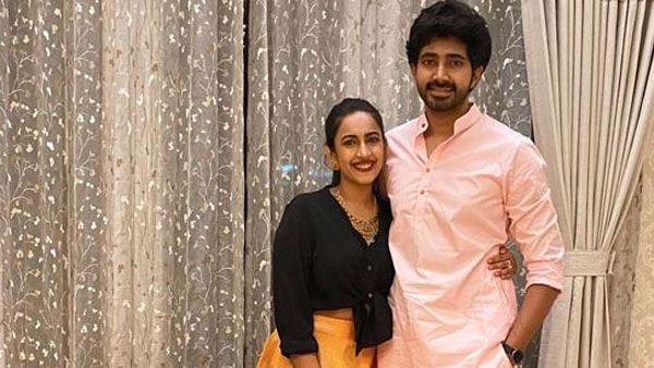 మొన్న గోవా ఇప్పుడు ఏకంగా ఇంట్లోనే.. కాబోయే భర్తతో నిహారిక.. అస్సలు తగ్గట్లేదుగా