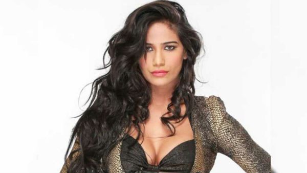 పోలీసుల చేతిలో బుక్కైనా పూనమ్ పాండే.. అసలేం జరిగిందంటే