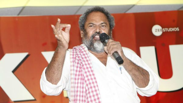 ప్రేక్షకులను ఇబ్బంది పెట్టొద్దు.. దర్శకుడికి సారీ చెబుతూ... ఉద్వేగంగా ఆర్ నారాయణమూర్తి