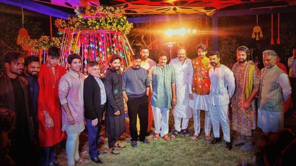 నిహారిక పెళ్లిలో అపురూప ఘట్టం: అందరూ ఒకే ఫ్రేమ్‌లో.. స్పెషల్ అట్రాక్షన్‌ మాత్రం ఆ కుర్రాడే!